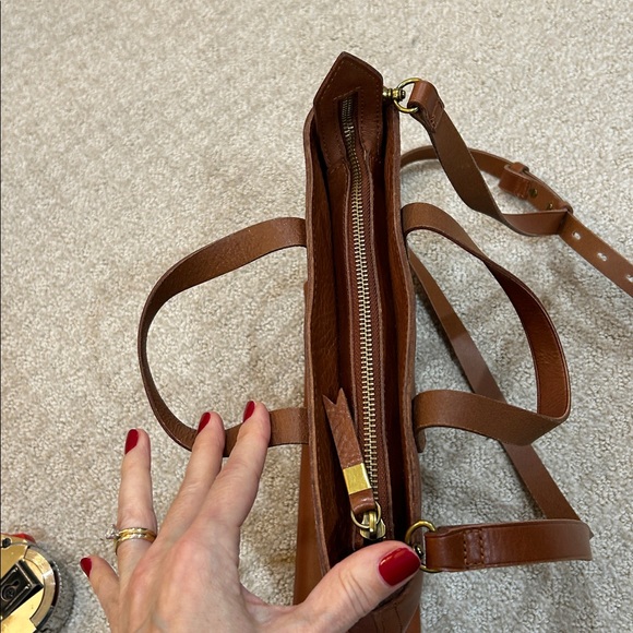 Madewell The Zip-Top Transport Crossbody bag in English Saddle - Picture 6 of 9